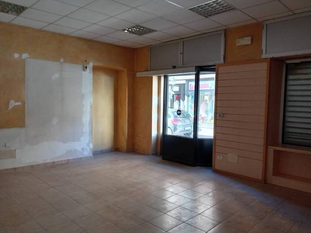 Locale Commerciale in affitto a Piemonte, Torino
