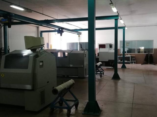 Locale Commerciale in affitto a Nova Milanese, Lombardia