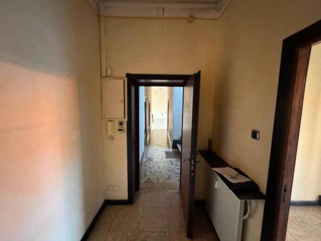 Locale Commerciale in affitto a Santa Rita, Piemonte