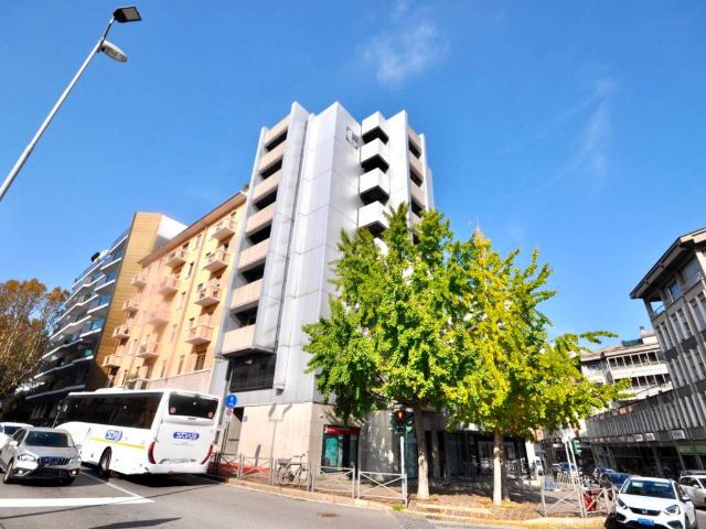 Locale Commerciale in affitto a Sant'Antonio, Piemonte