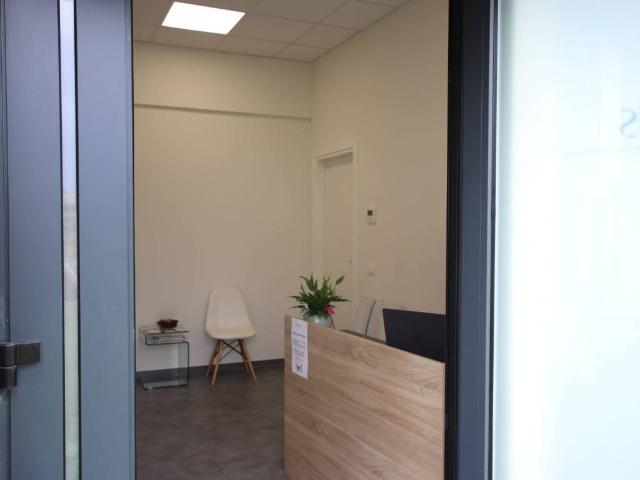 Locale Commerciale in affitto a Santa Rita, Piemonte