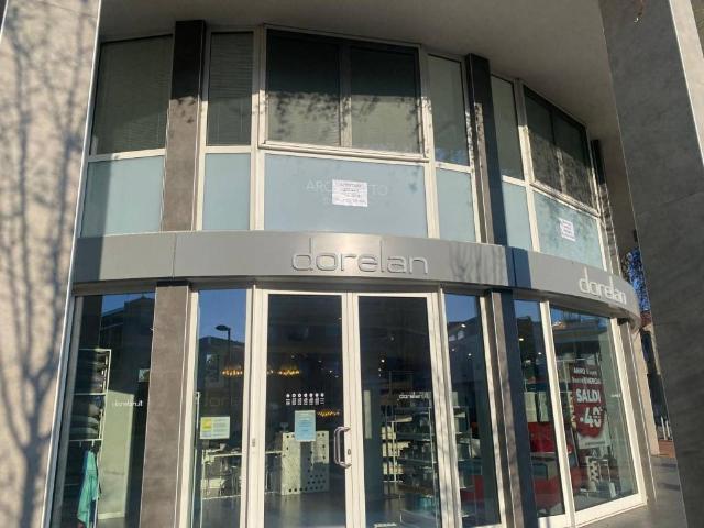 Locale Commerciale in affitto a San Paolo, Piemonte