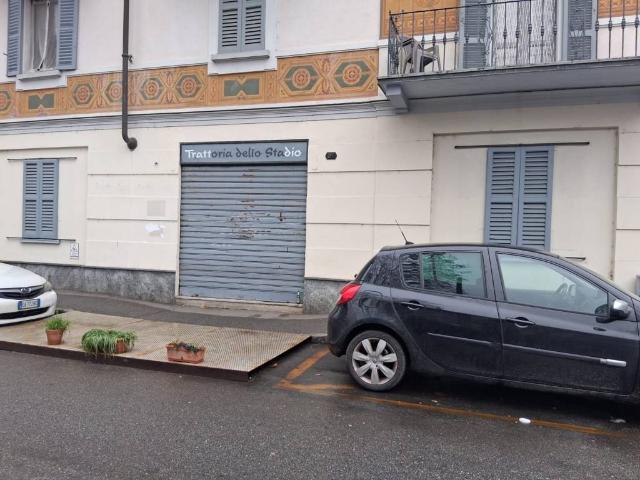 Locale Commerciale in affitto a Santa Rita, Piemonte