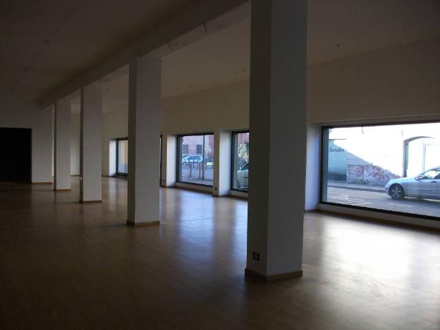 Locale Commerciale in affitto a Vignale Nuovo, Piemonte