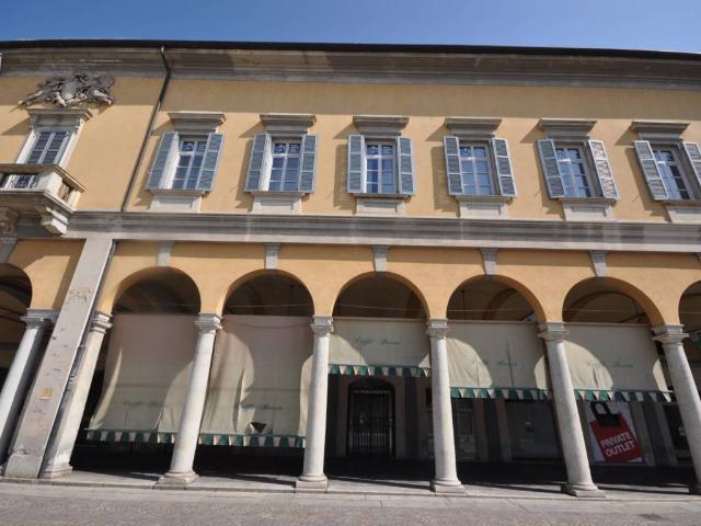Locale Commerciale in affitto a Sacro Cuore, Piemonte