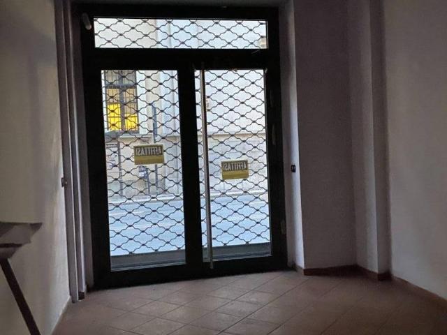 Locale Commerciale in affitto a Porta Mortara, Piemonte