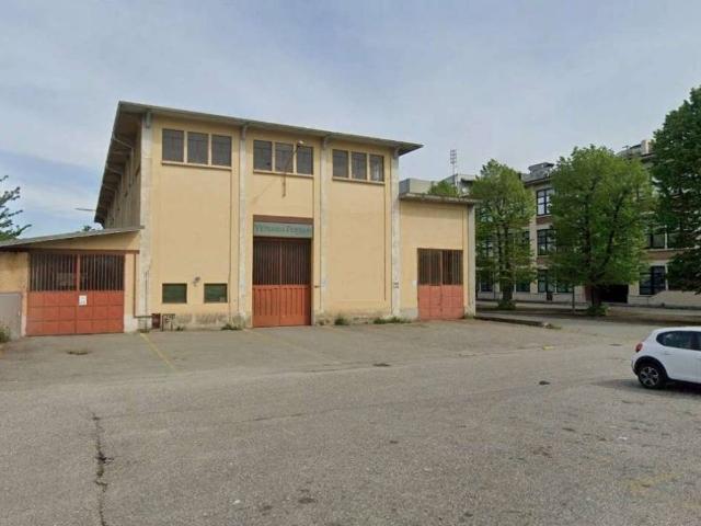 Locale Commerciale in affitto a Piemonte, Novara