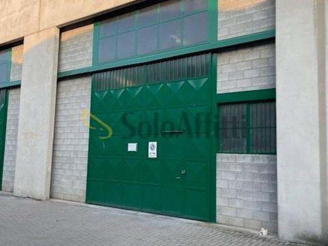 Locale Commerciale in affitto a Piemonte, Novara