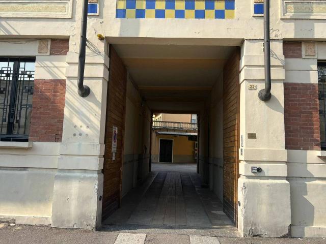 Locale Commerciale in affitto a Porta Mortara, Piemonte