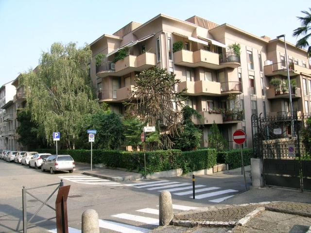 Locale Commerciale in affitto a Porta Mortara, Piemonte
