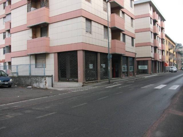 Locale Commerciale in affitto a Santa Rita, Piemonte