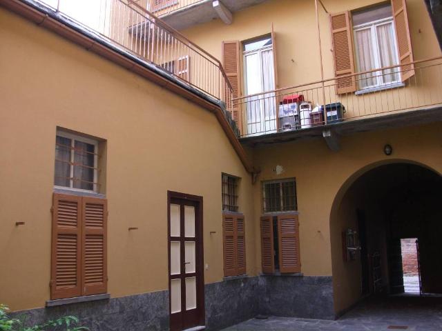 Locale Commerciale in affitto a Porta Mortara, Piemonte