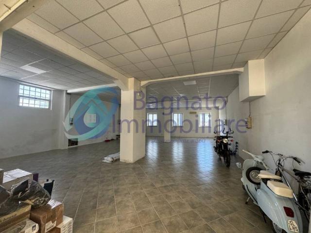 Locale Commerciale in affitto a San Rocco, Piemonte