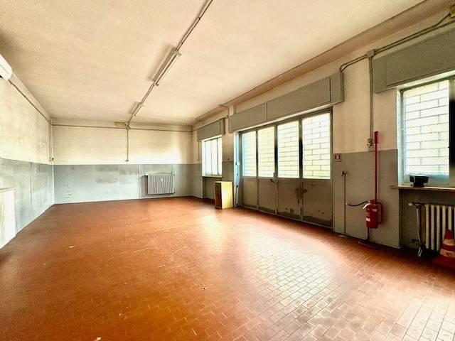 Locale Commerciale in affitto a Sant'Antonio, Piemonte