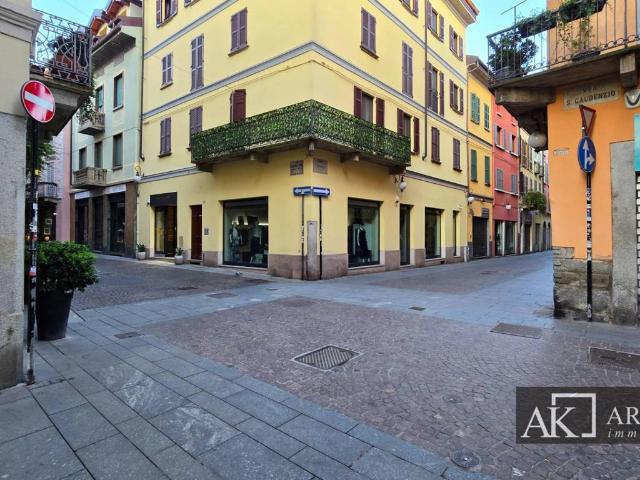 Locale Commerciale in affitto a Sacro Cuore, Piemonte