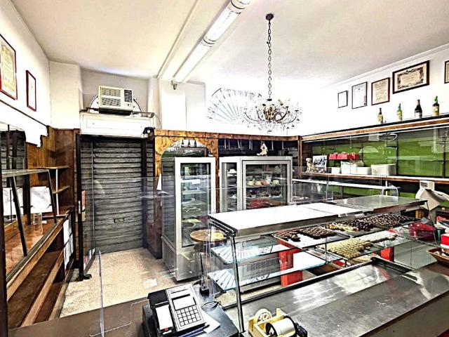 Locale Commerciale in affitto a Sacro Cuore, Piemonte