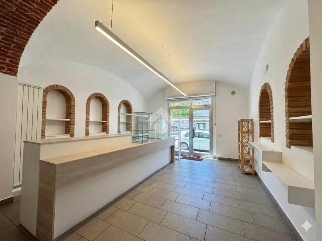 Locale Commerciale in affitto a Sacro Cuore, Piemonte