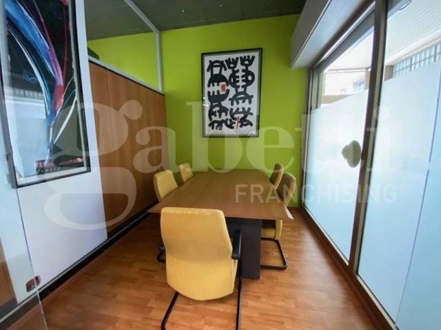 Locale Commerciale in affitto a Novate Milanese, Lombardia