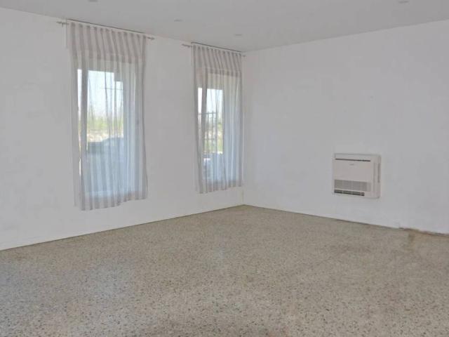 Locale Commerciale in affitto a Nove, Veneto