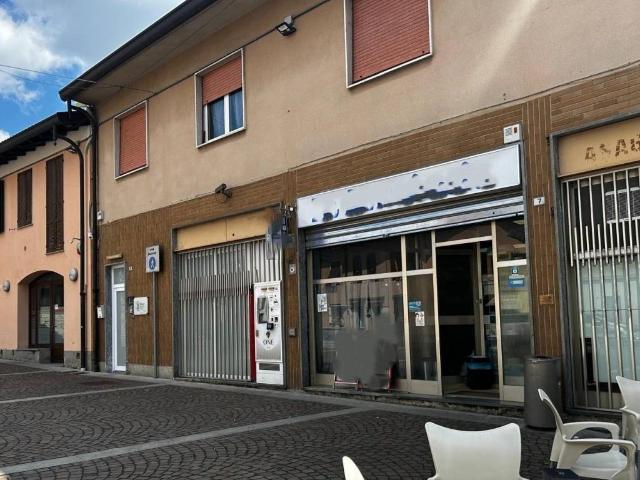 Locale Commerciale in affitto a Novedrate, Lombardia