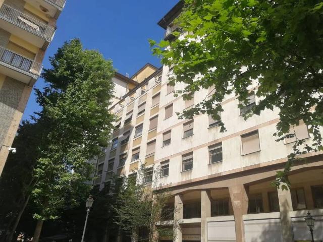 Locale Commerciale in affitto a Piemonte, Alessandria
