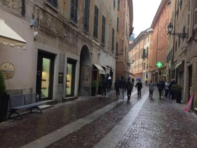 Locale Commerciale in affitto a Piemonte, Alessandria