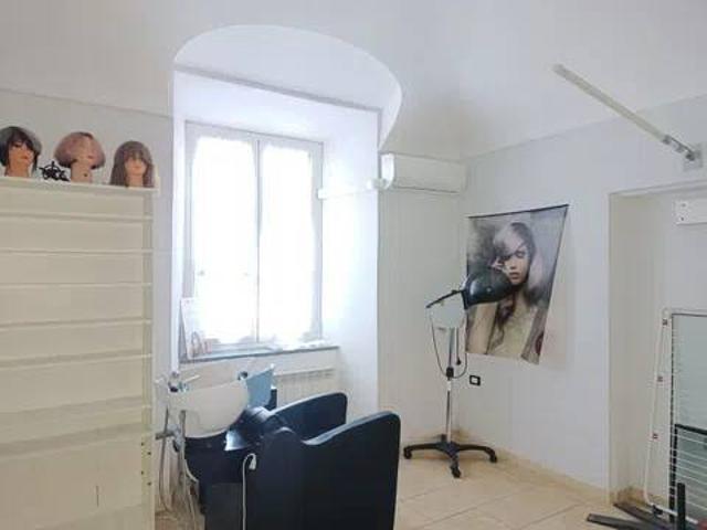 Locale Commerciale in affitto a Piemonte, Alessandria