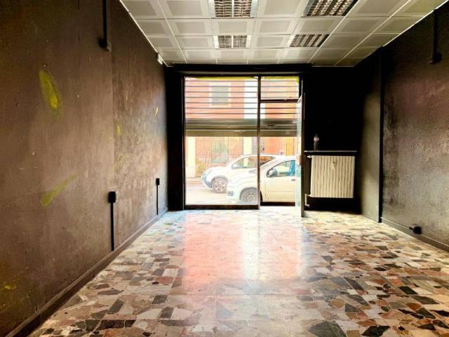 Locale Commerciale in affitto a Piemonte, Alessandria