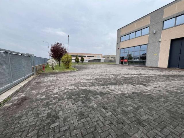 Locale Commerciale in affitto a Piemonte, Alessandria