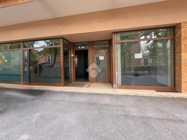 Locale Commerciale in affitto a Piemonte, Alessandria