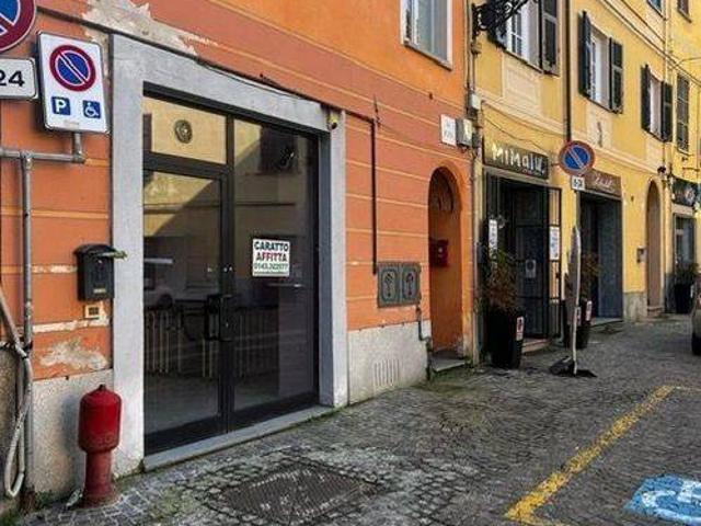 Locale Commerciale in affitto a Piemonte, Alessandria