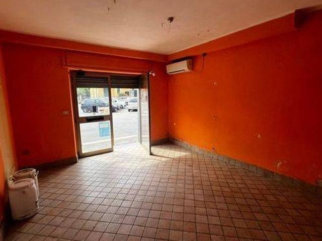 Locale Commerciale in affitto a Piemonte, Alessandria