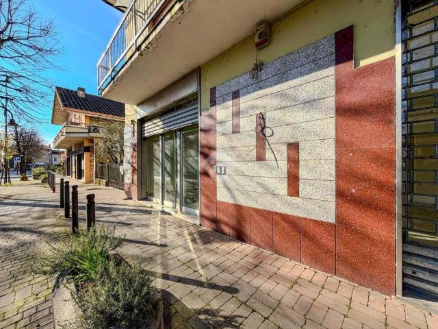Locale Commerciale in affitto a Nuvolento, Lombardia
