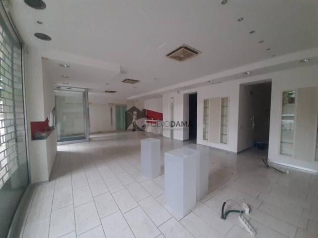 Locale Commerciale in affitto a Nuvolento, Lombardia