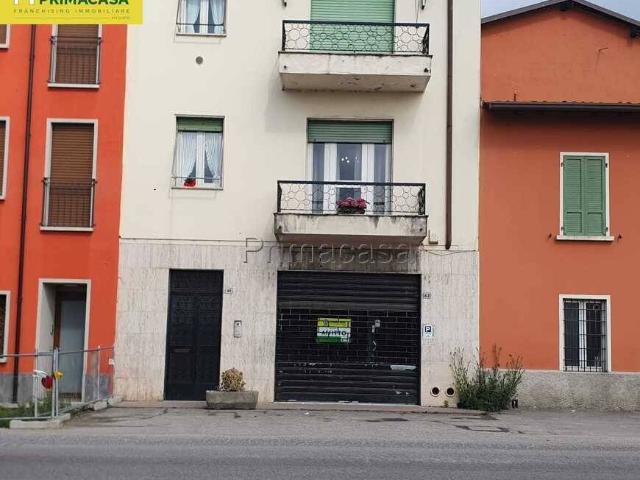 Locale Commerciale in affitto a Nuvolento, Lombardia