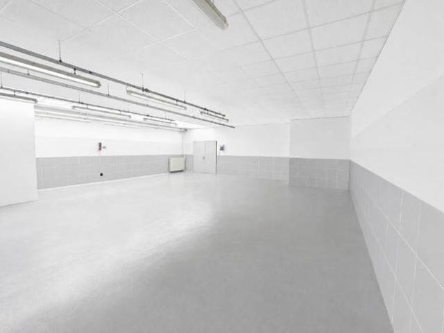 Locale Commerciale in affitto a Piemonte, Biella