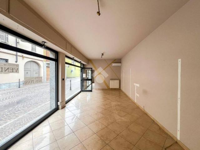 Locale Commerciale in affitto a Offanengo, Lombardia