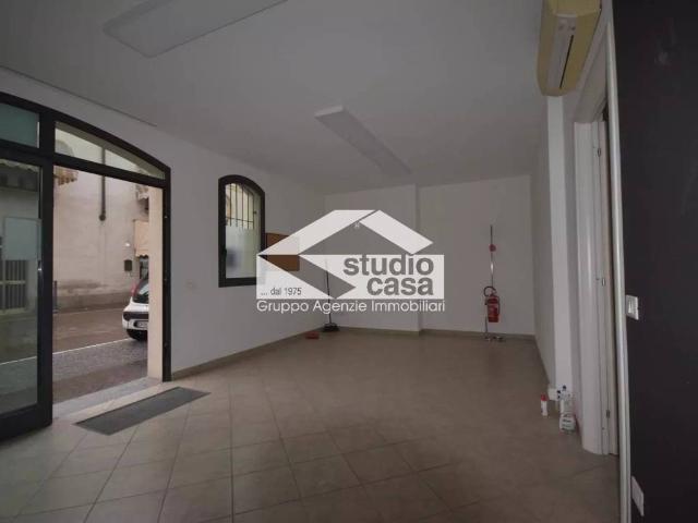 Locale Commerciale in affitto a Offanengo, Lombardia