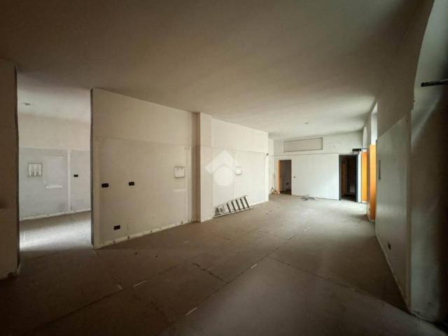 Locale Commerciale in affitto a Imberido, Oggiono