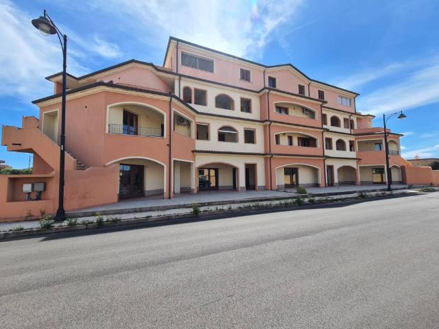 Locale Commerciale in affitto a San Pantaleo, Sassari