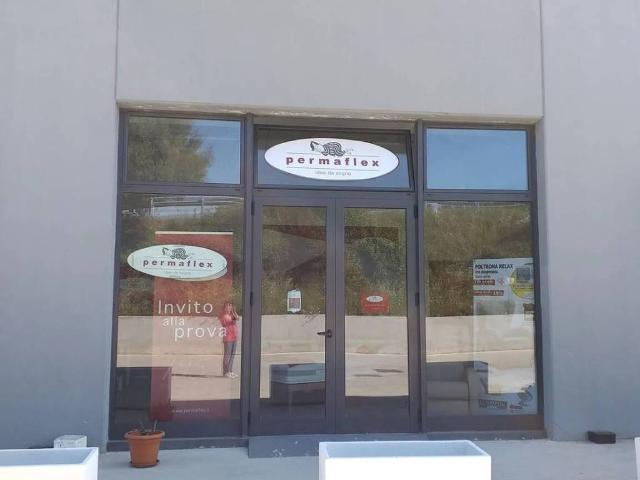 Locale Commerciale in affitto a San Pantaleo