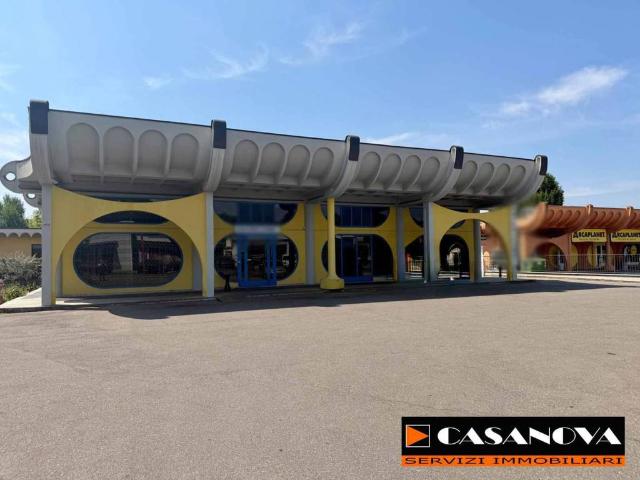 Locale Commerciale in affitto a Somaino, Faloppio