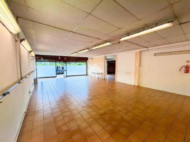 Locale Commerciale in affitto a Casternago, Olgiate Molgora