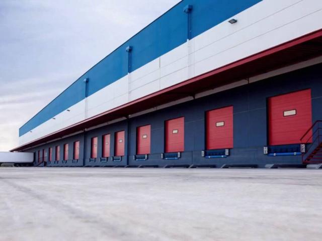 Locale Commerciale in affitto a Locate Triulzi, Lombardia