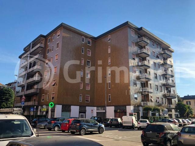 Locale Commerciale in affitto a Locate Triulzi, Lombardia