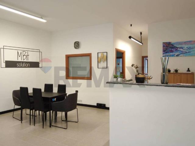 Locale Commerciale in affitto a Piemonte, Torino