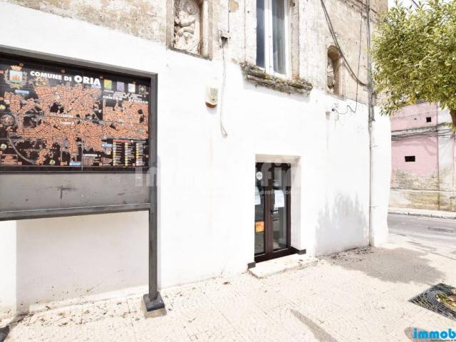 Locale Commerciale in affitto a Quartiere ebraico, Puglia