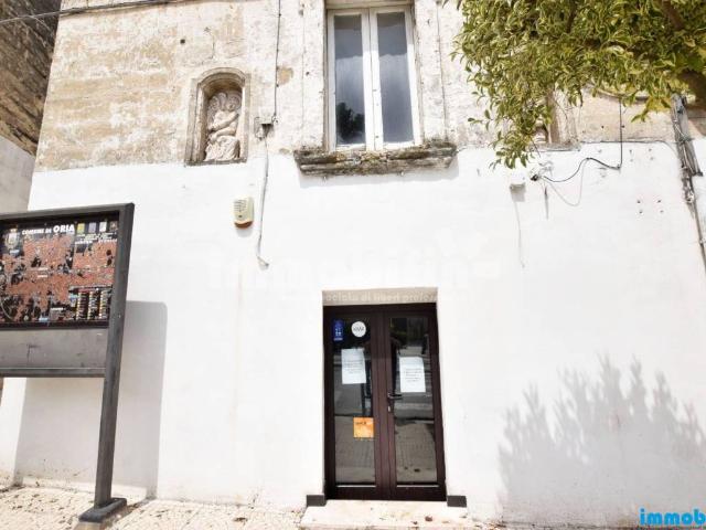 Locale Commerciale in affitto a Quartiere ebraico, Puglia
