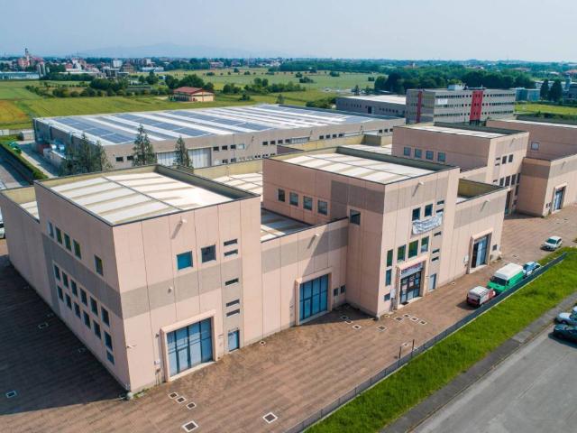 Locale Commerciale in affitto a Ornago, Lombardia
