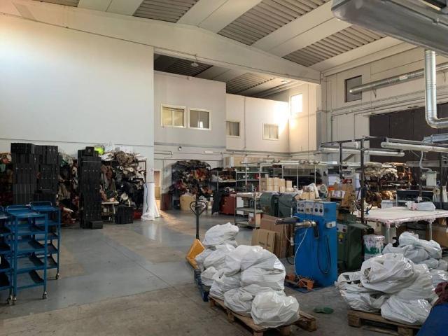 Locale Commerciale in affitto a Casapozzano, Orta Di Atella
